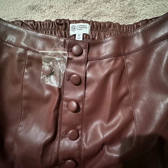 Candace Cameron Bure Regular Faux Leather Skirt - Picture 7 of 10